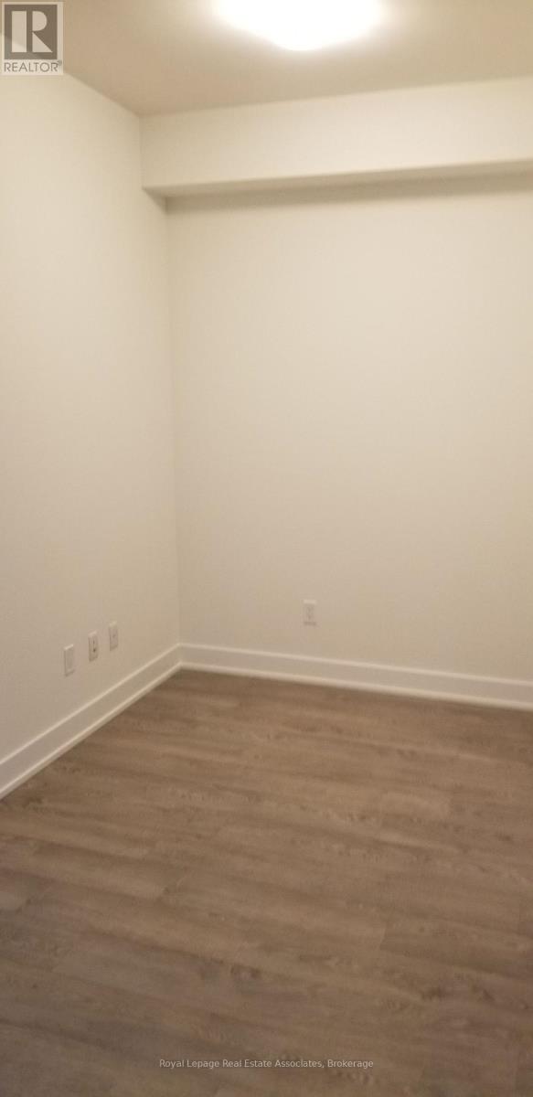 921 - 9 Mabelle Avenue, Toronto, Ontario  M9A 0E1 - Photo 5 - W12533606