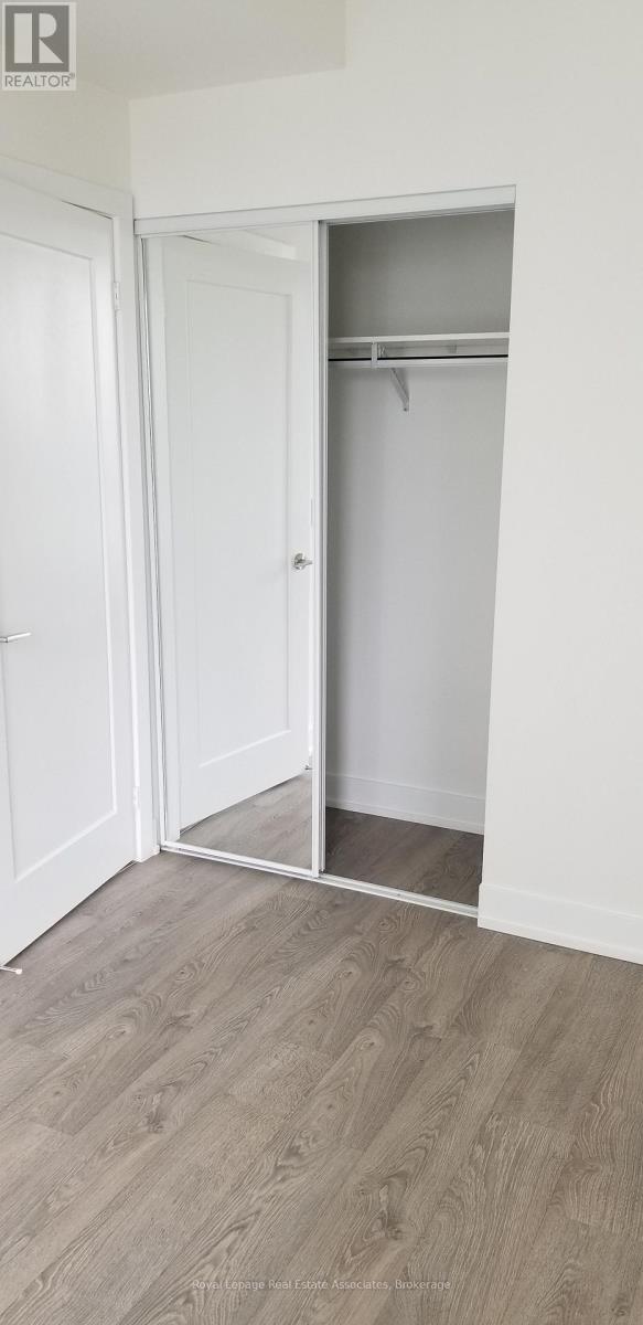 921 - 9 Mabelle Avenue, Toronto, Ontario  M9A 0E1 - Photo 6 - W12533606