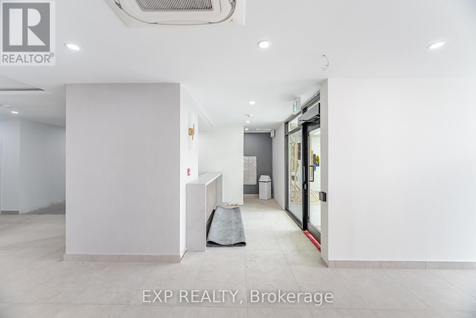 508 - 511 The West Mall, Toronto, Ontario  M9C 1G5 - Photo 3 - W12533618