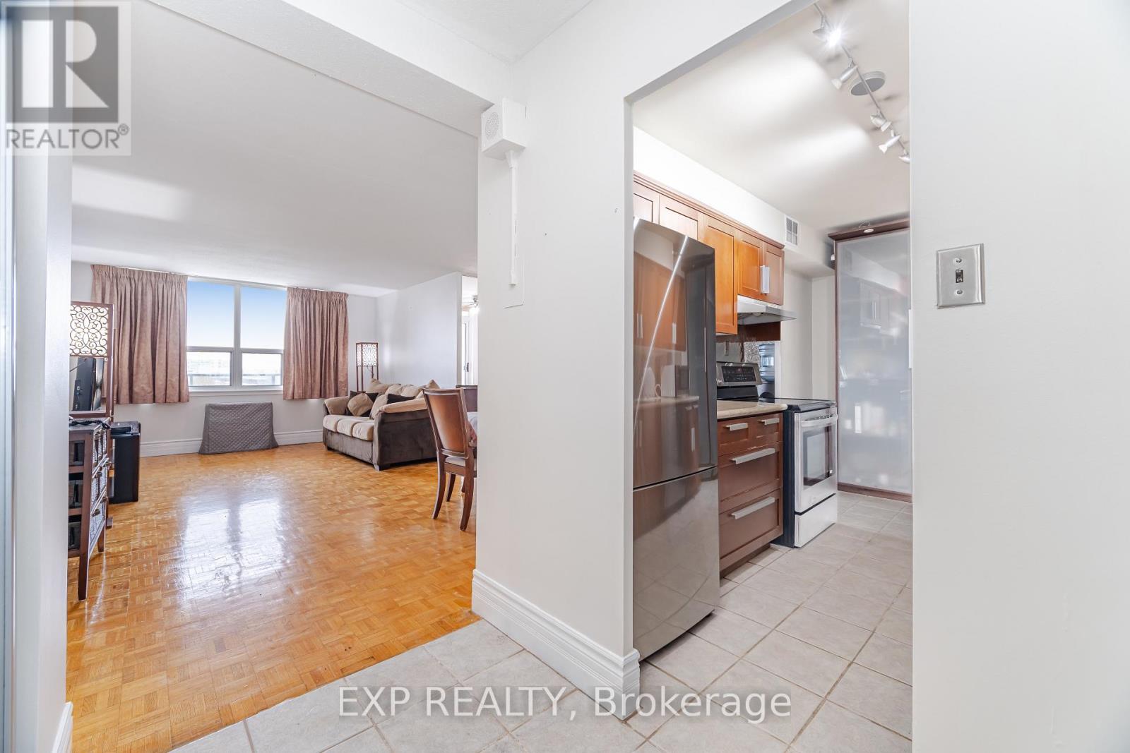 508 - 511 The West Mall, Toronto, Ontario  M9C 1G5 - Photo 6 - W12533618