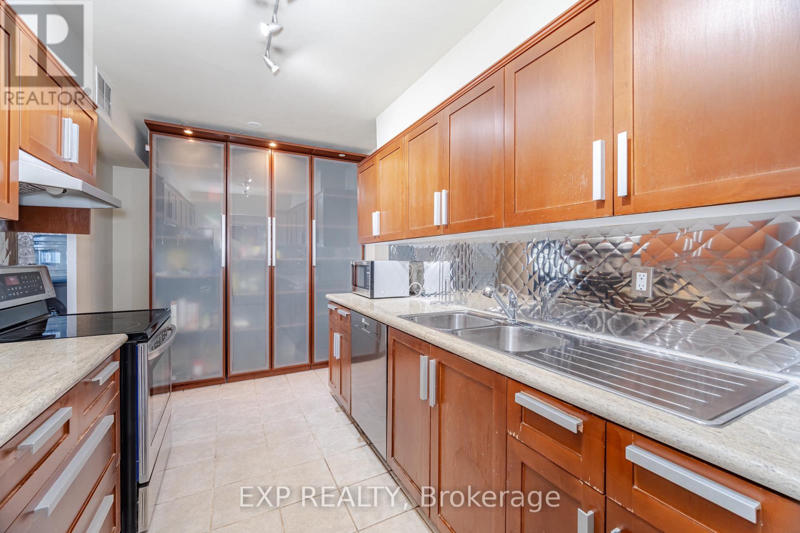 508 - 511 The West Mall, Toronto, Ontario  M9C 1G5 - Photo 7 - W12533618