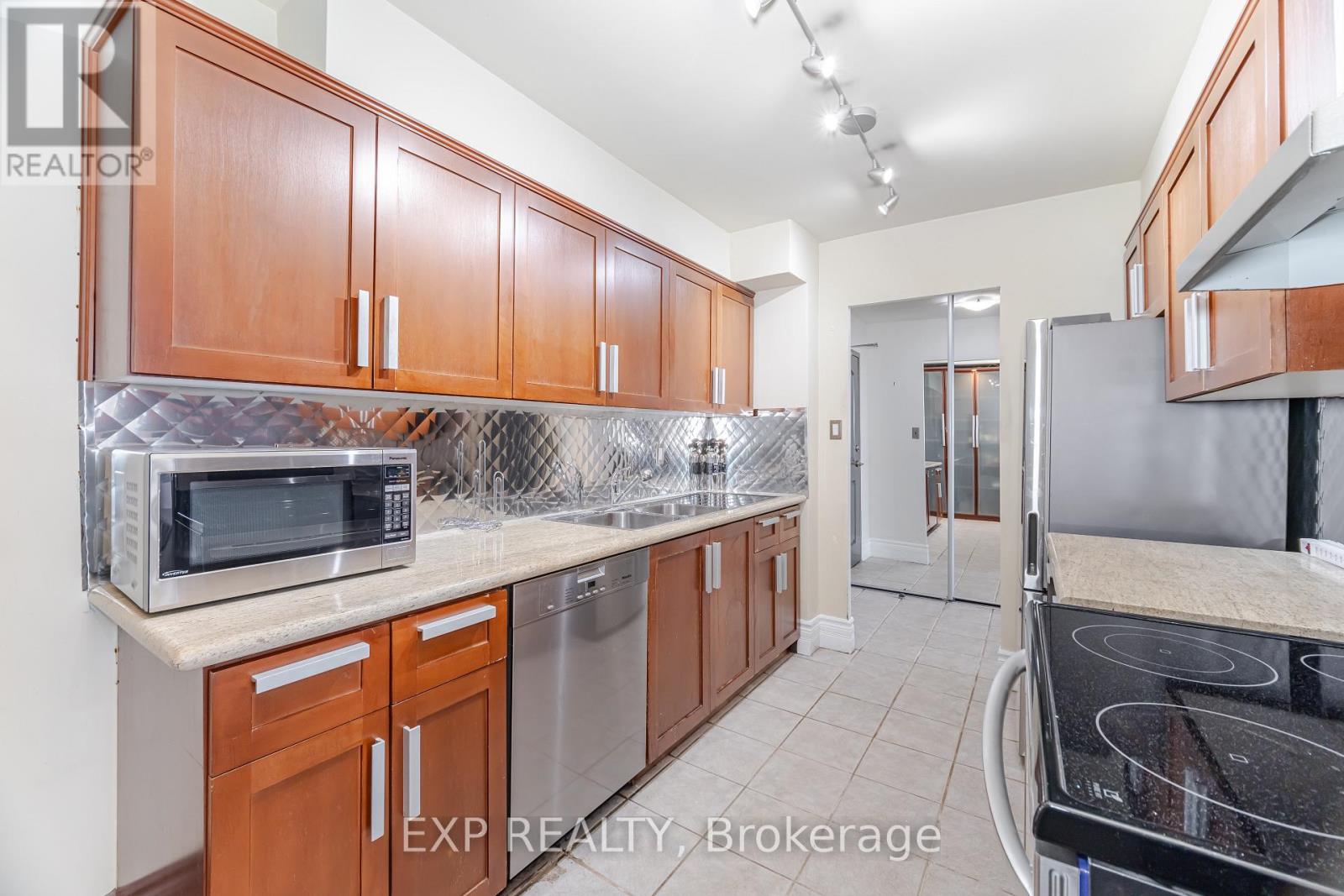 508 - 511 The West Mall, Toronto, Ontario  M9C 1G5 - Photo 8 - W12533618