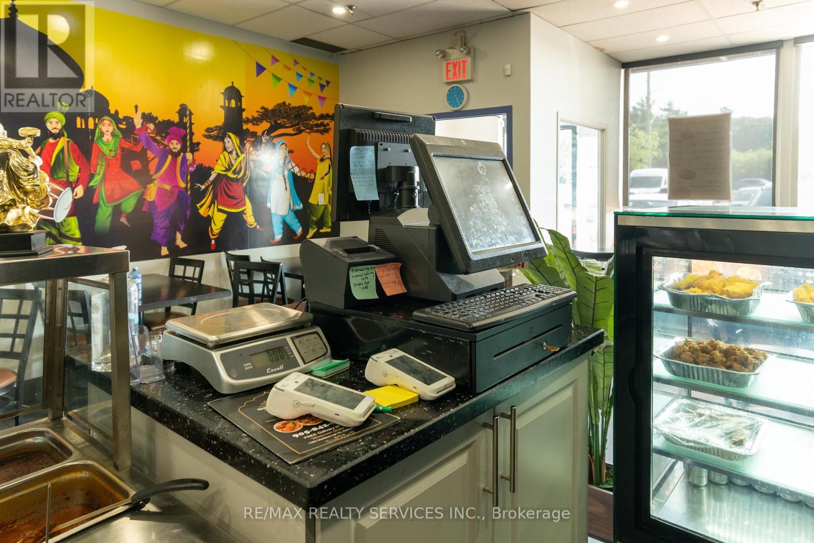 1289 Marlborough Court, Oakville, Ontario  L6H 2R9 - Photo 10 - W12533646