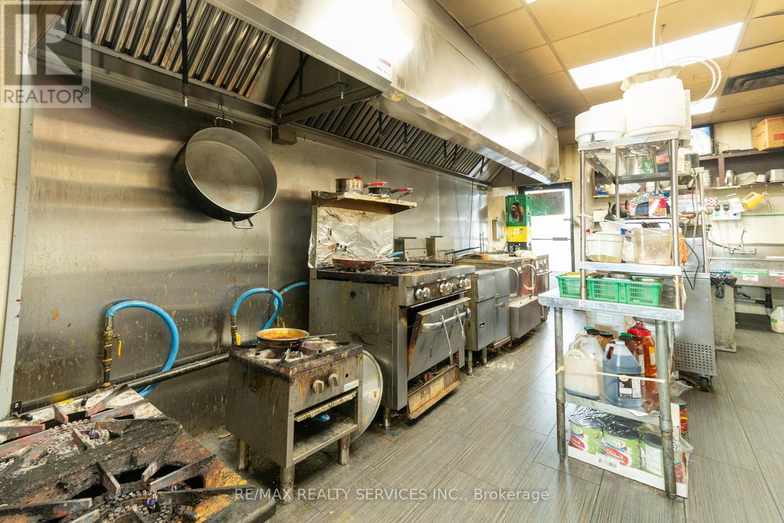 1289 Marlborough Court, Oakville, Ontario  L6H 2R9 - Photo 13 - W12533646