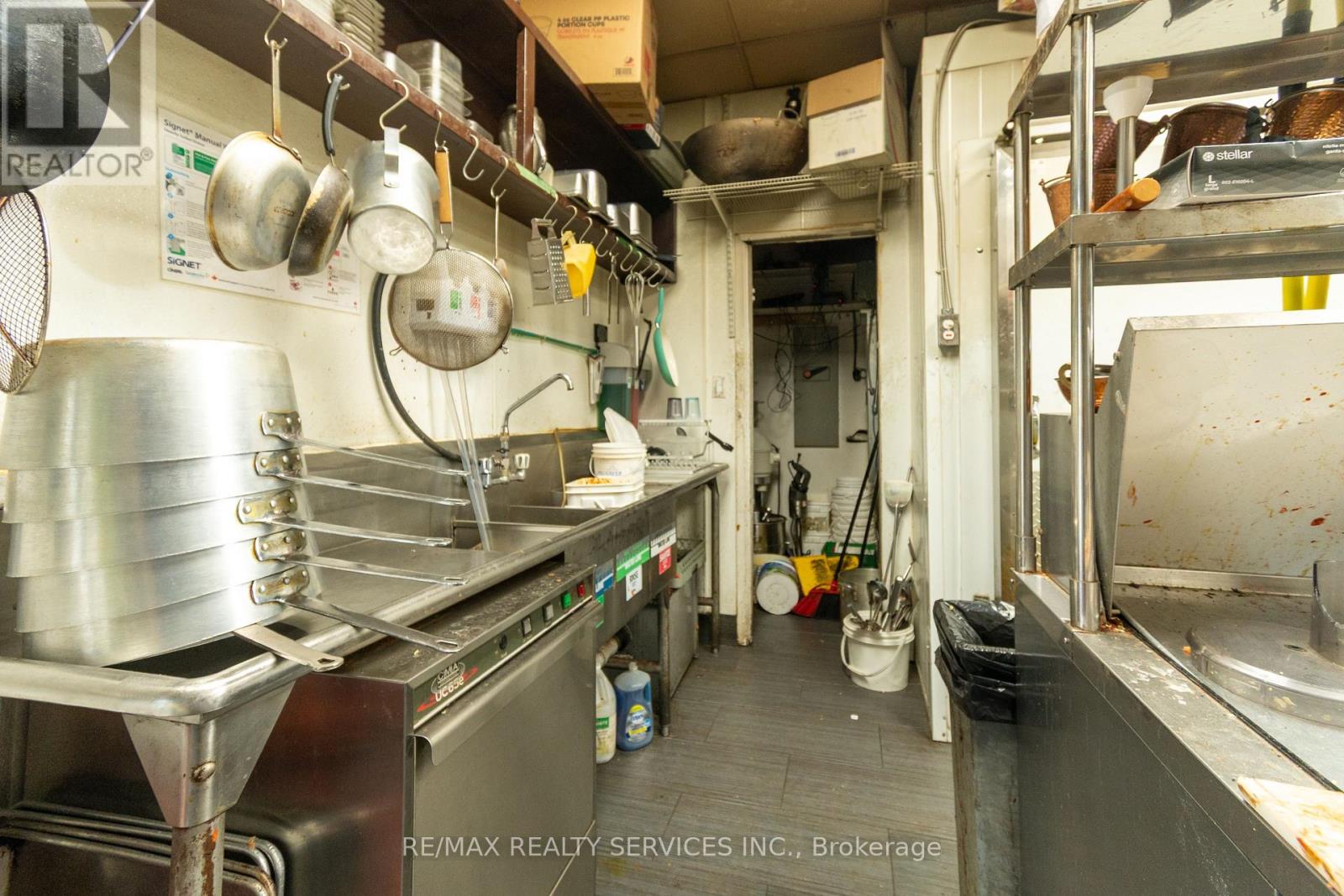 1289 Marlborough Court, Oakville, Ontario  L6H 2R9 - Photo 16 - W12533646