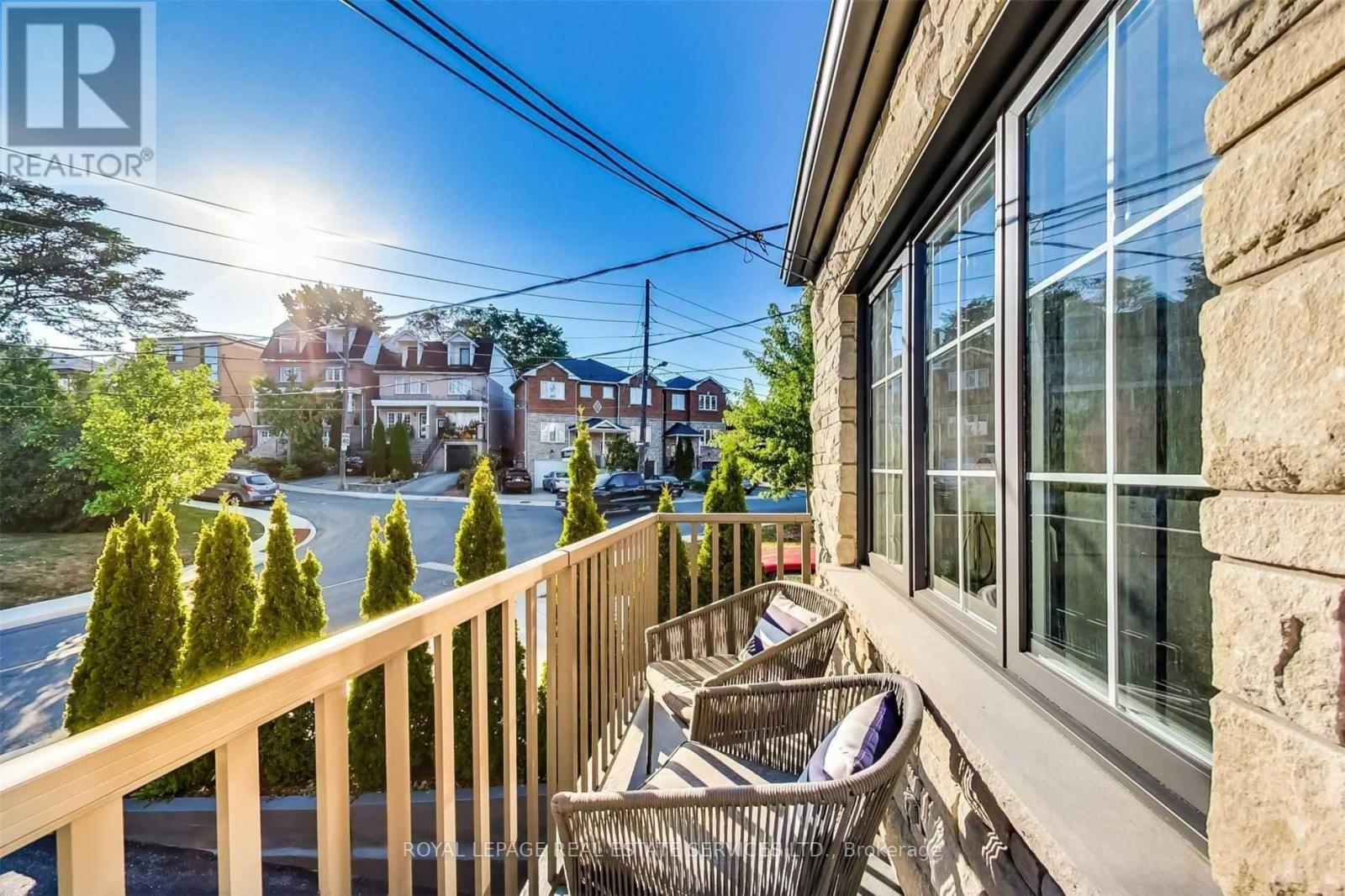 MAIN - 21 HAVERSON BOULEVARD, Toronto, Ontario