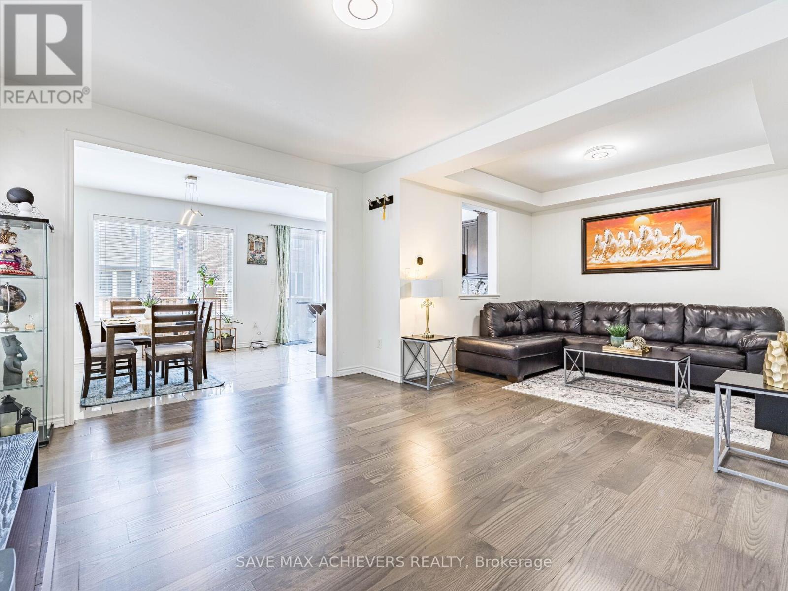 12 Emerald Coast Trail, Brampton, Ontario  L7A 5A7 - Photo 10 - W12533676