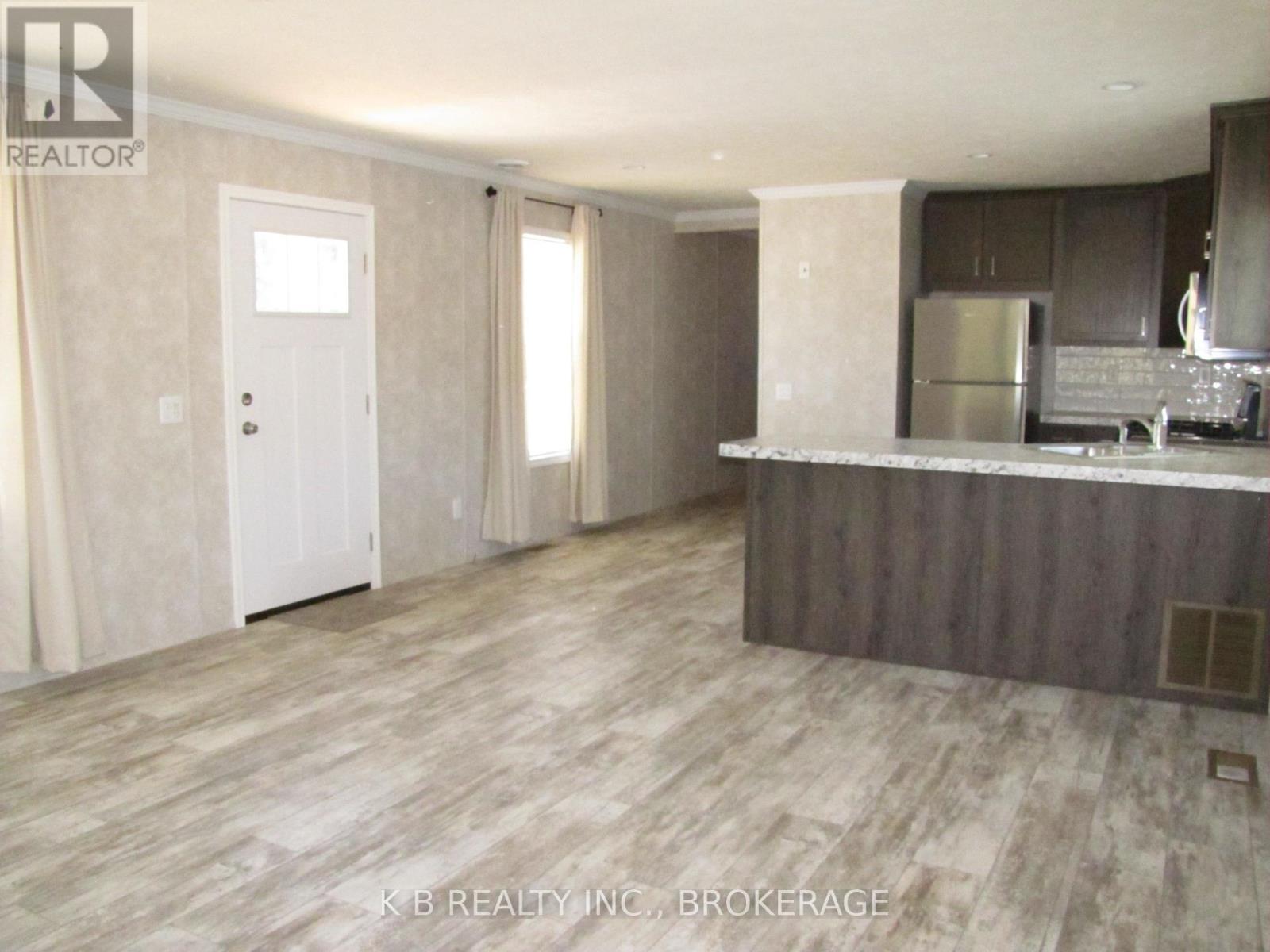 . - 1 Parkington Place, Kingston, Ontario K7K 5C7 - Photo 10 - X12533860