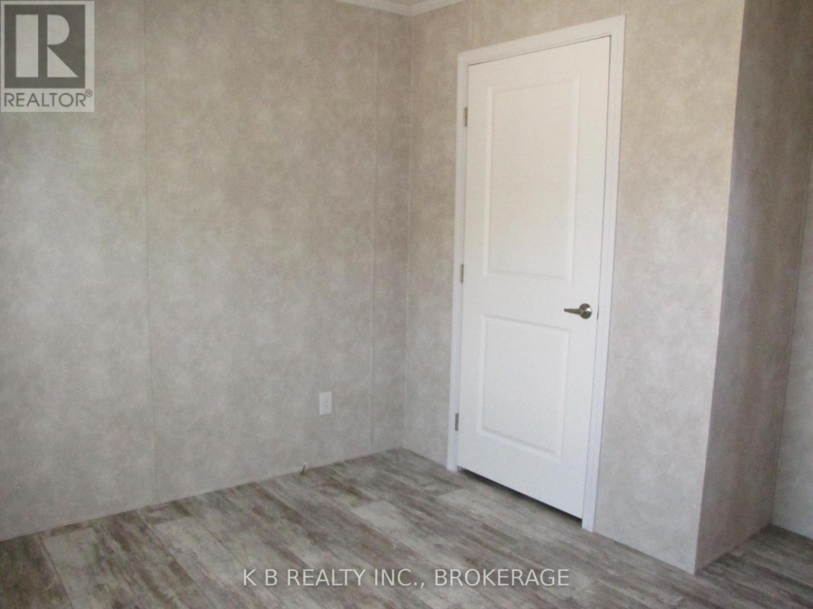 . - 1 Parkington Place, Kingston, Ontario K7K 5C7 - Photo 13 - X12533860