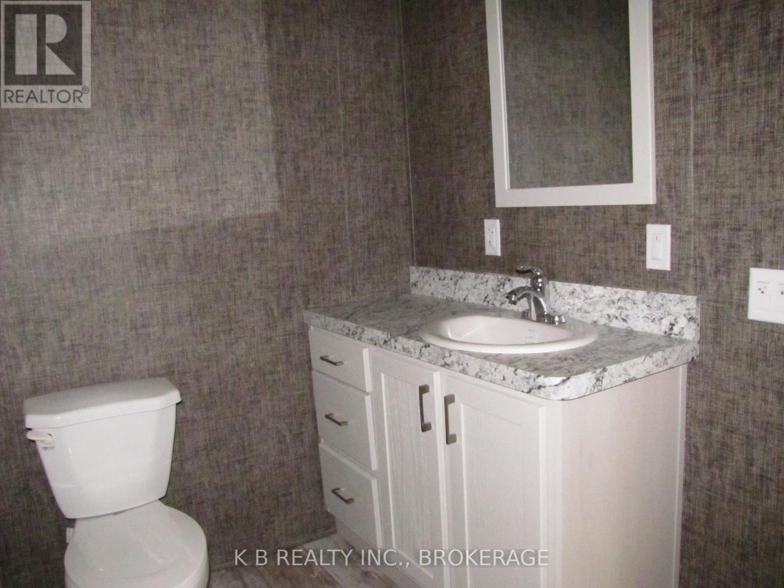 . - 1 Parkington Place, Kingston, Ontario K7K 5C7 - Photo 18 - X12533860