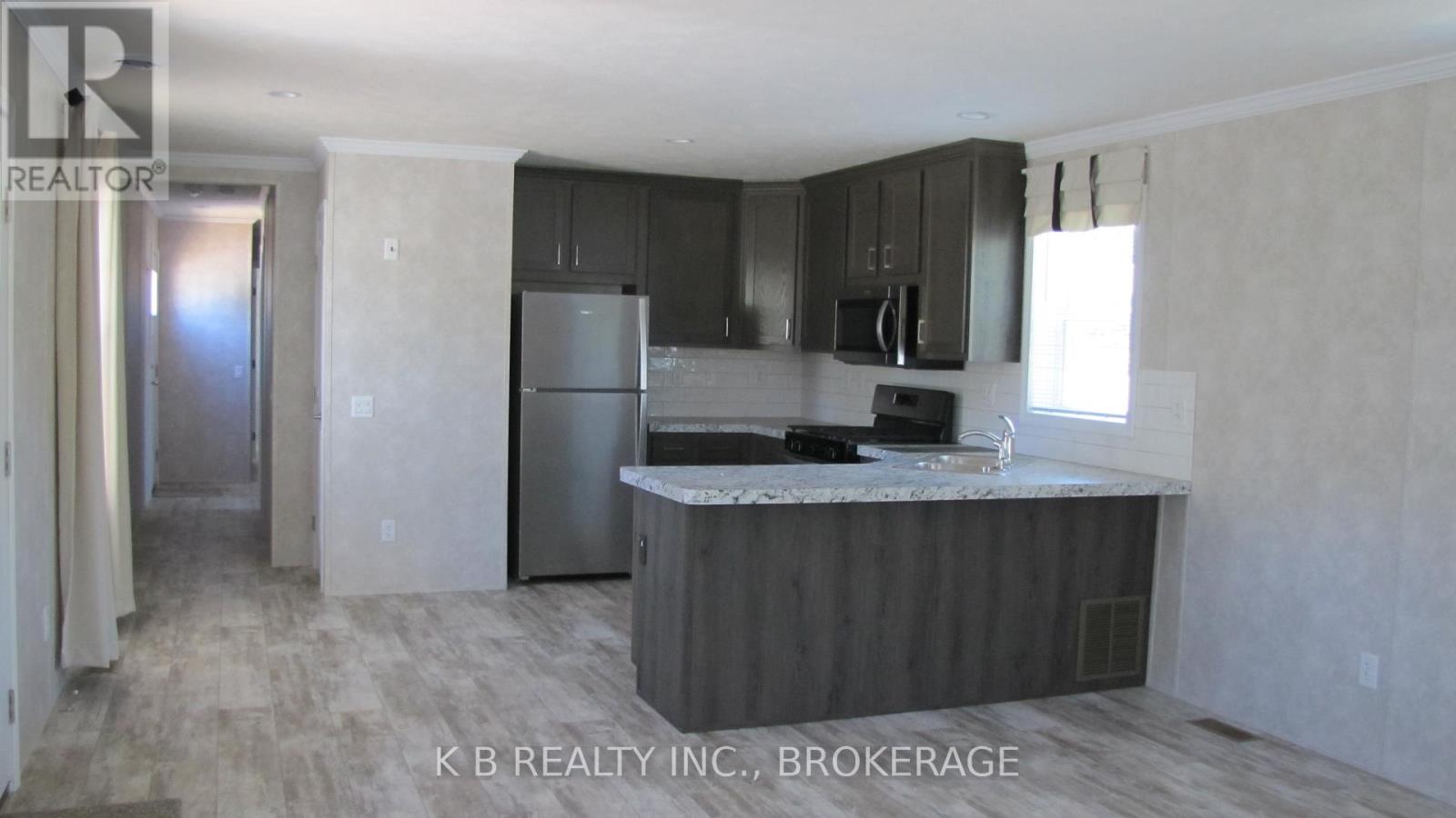 . - 1 Parkington Place, Kingston, Ontario K7K 5C7 - Photo 5 - X12533860