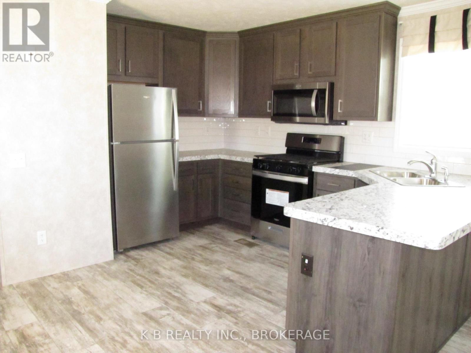 . - 1 Parkington Place, Kingston, Ontario K7K 5C7 - Photo 7 - X12533860