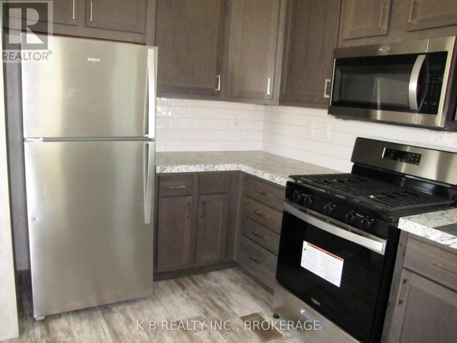 . - 1 Parkington Place, Kingston, Ontario K7K 5C7 - Photo 8 - X12533860