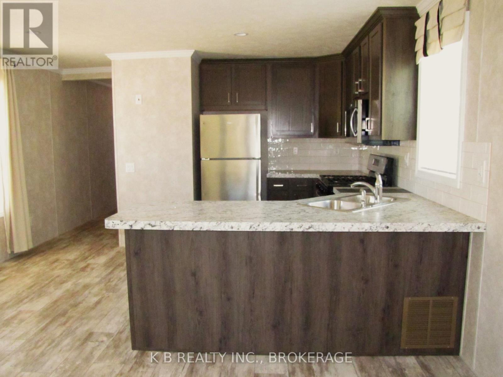 . - 1 Parkington Place, Kingston, Ontario K7K 5C7 - Photo 9 - X12533860