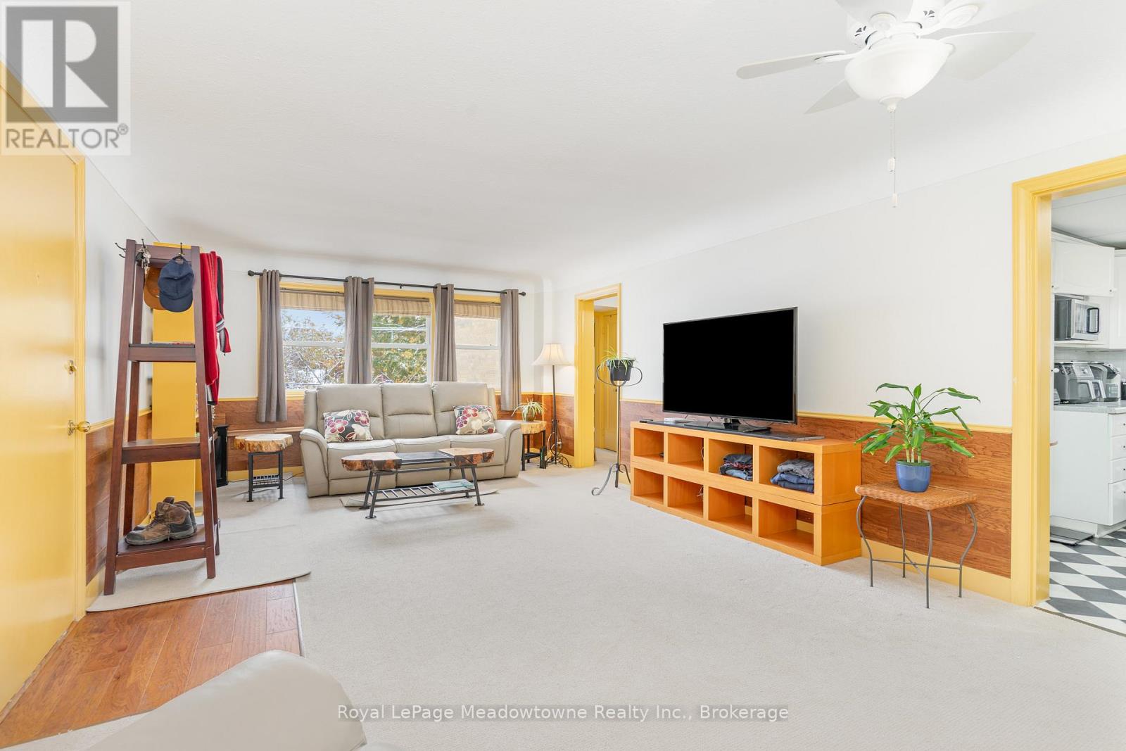 10 - 2405 Lakeshore Road, Burlington, Ontario  L7R 1B8 - Photo 3 - W12533832