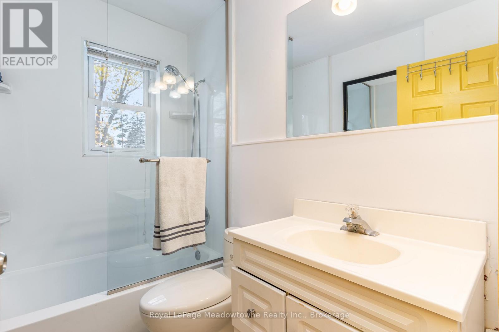 10 - 2405 Lakeshore Road, Burlington, Ontario  L7R 1B8 - Photo 11 - W12533832