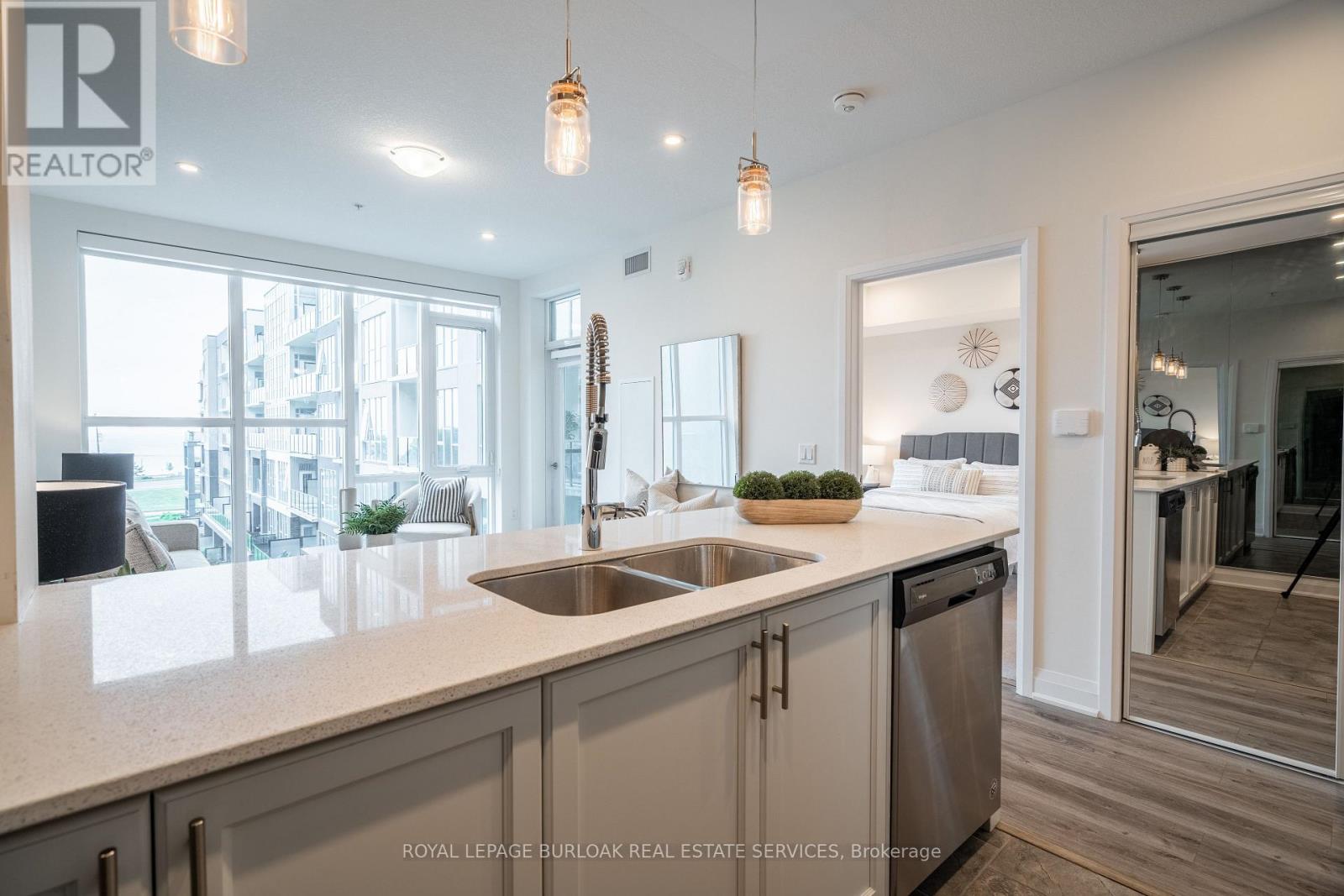 426 - 16 Concord Place, Grimsby, Ontario  L3M 0J1 - Photo 7 - X12533628