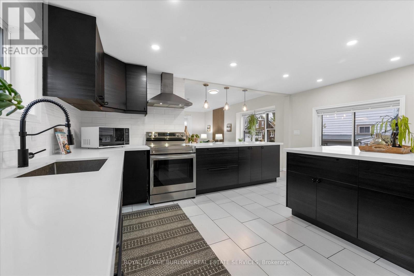 52 Junkin Street, St. Catharines, Ontario  L2R 1N6 - Photo 13 - X12533644