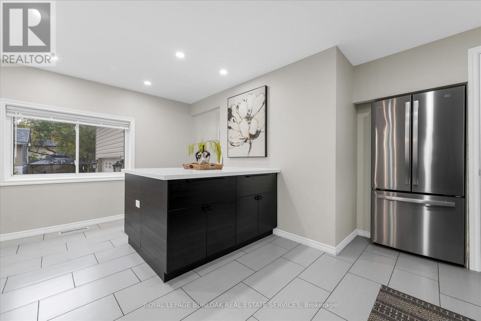 52 Junkin Street, St. Catharines, Ontario  L2R 1N6 - Photo 15 - X12533644