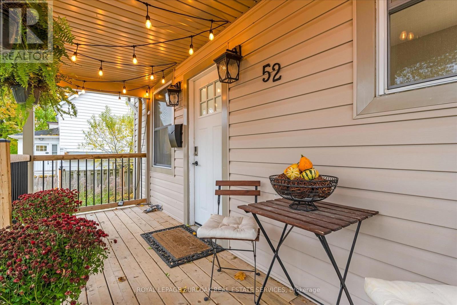 52 Junkin Street, St. Catharines, Ontario  L2R 1N6 - Photo 4 - X12533644