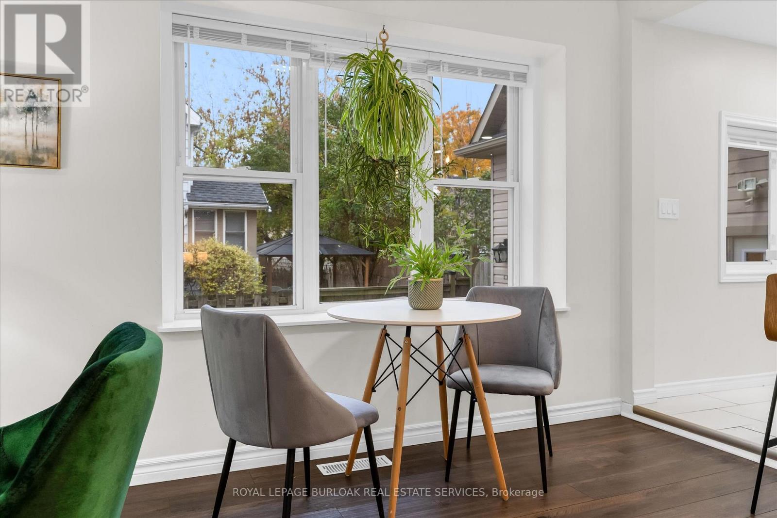 52 Junkin Street, St. Catharines, Ontario  L2R 1N6 - Photo 9 - X12533644