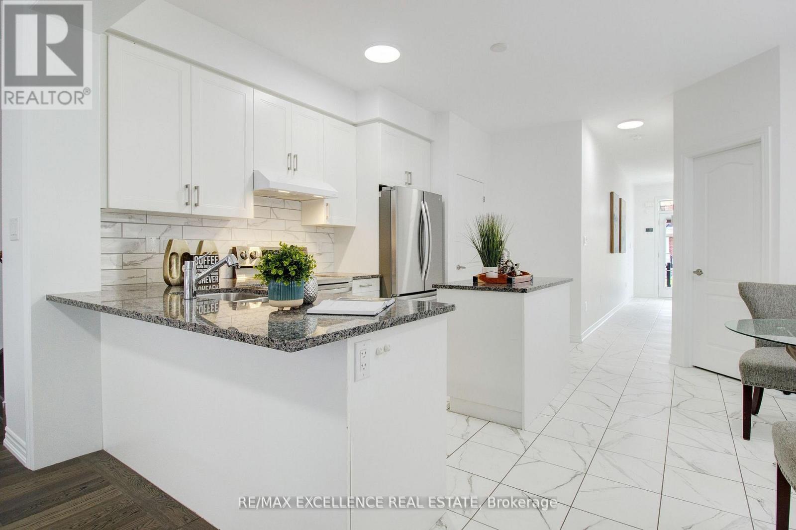 49 Malcolm Crescent, Haldimand, Ontario  N3W 0E9 - Photo 12 - X12533662