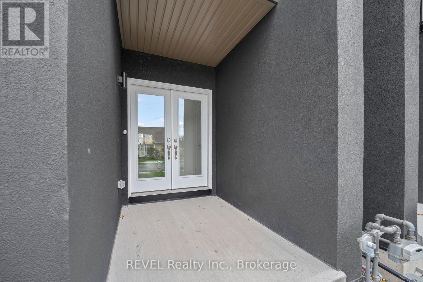 3281 Dominion Road, Fort Erie, Ontario  L0S 1N0 - Photo 4 - X12533828