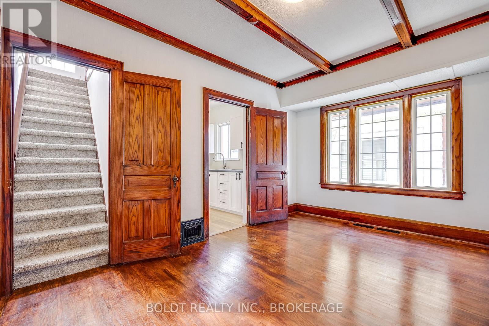 8 Chelsea Street, St. Catharines, Ontario  L2P 3B8 - Photo 10 - X12533906