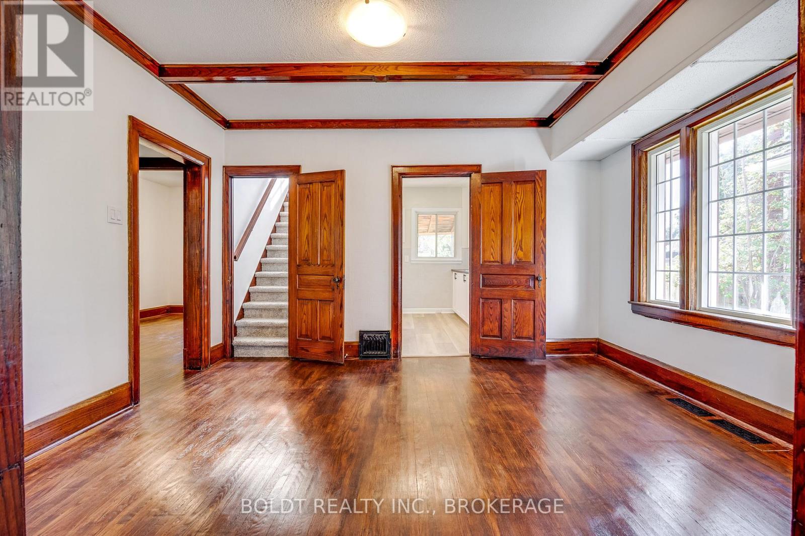 8 Chelsea Street, St. Catharines, Ontario  L2P 3B8 - Photo 11 - X12533906