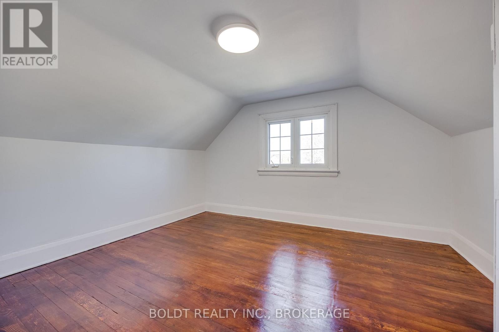 8 Chelsea Street, St. Catharines, Ontario  L2P 3B8 - Photo 21 - X12533906