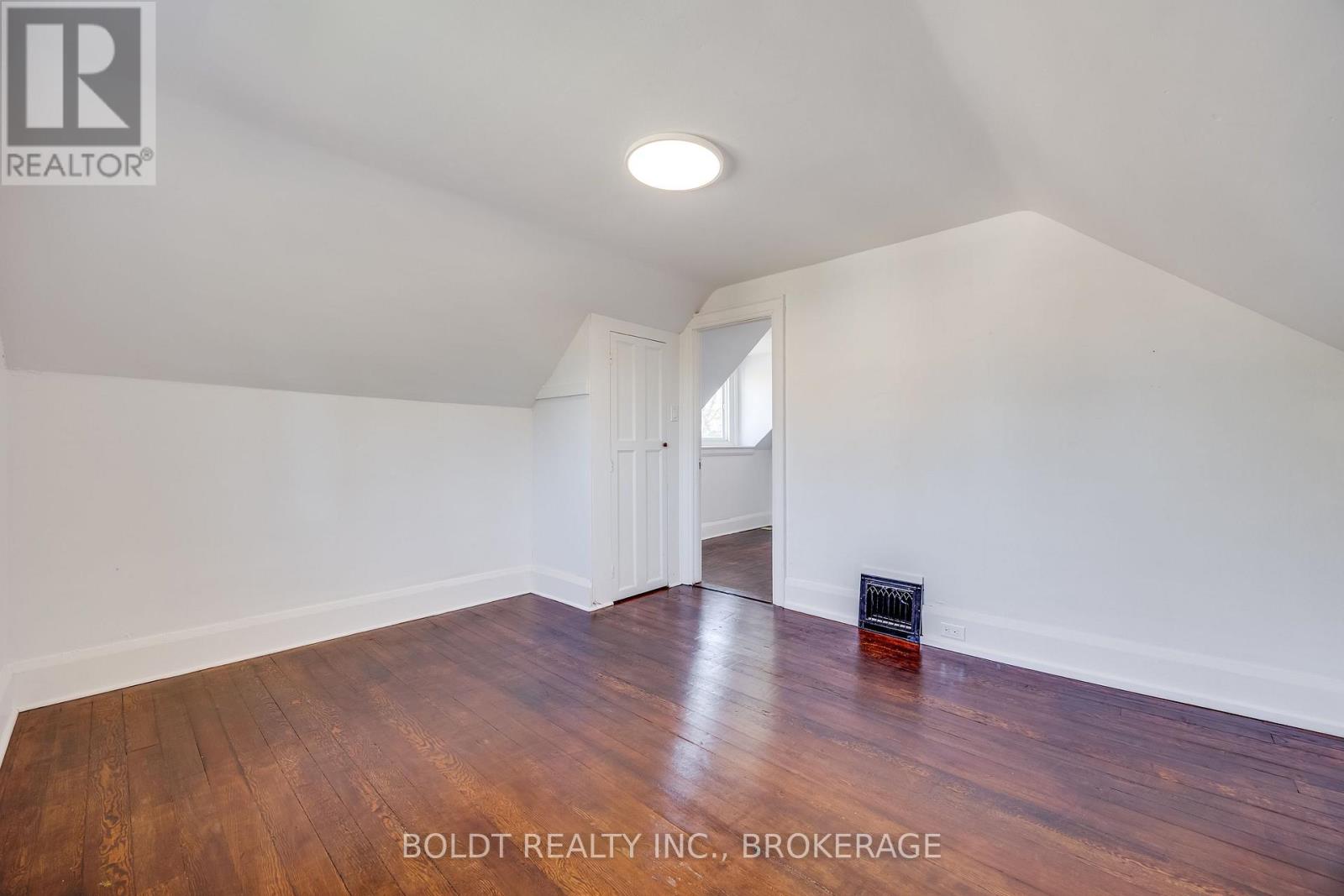 8 Chelsea Street, St. Catharines, Ontario  L2P 3B8 - Photo 22 - X12533906