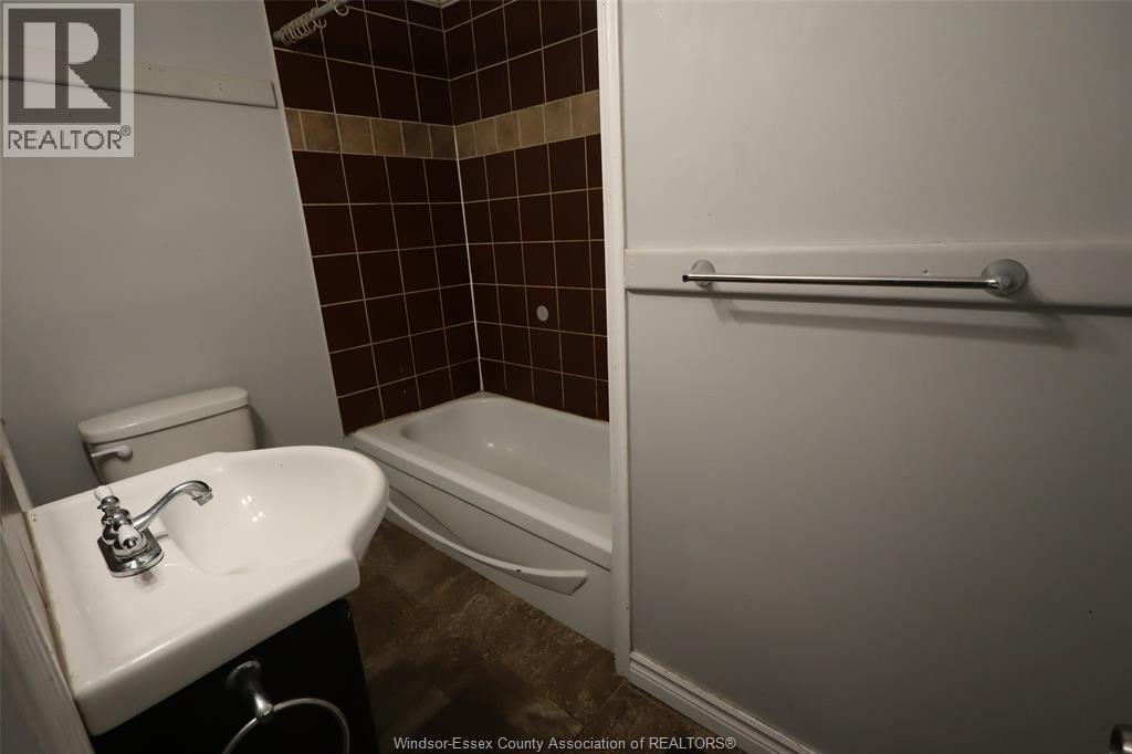817 Chatham Street East, Windsor, Ontario  N9A 2X8 - Photo 15 - 25028546