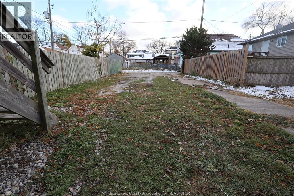 817 Chatham Street East, Windsor, Ontario  N9A 2X8 - Photo 19 - 25028546
