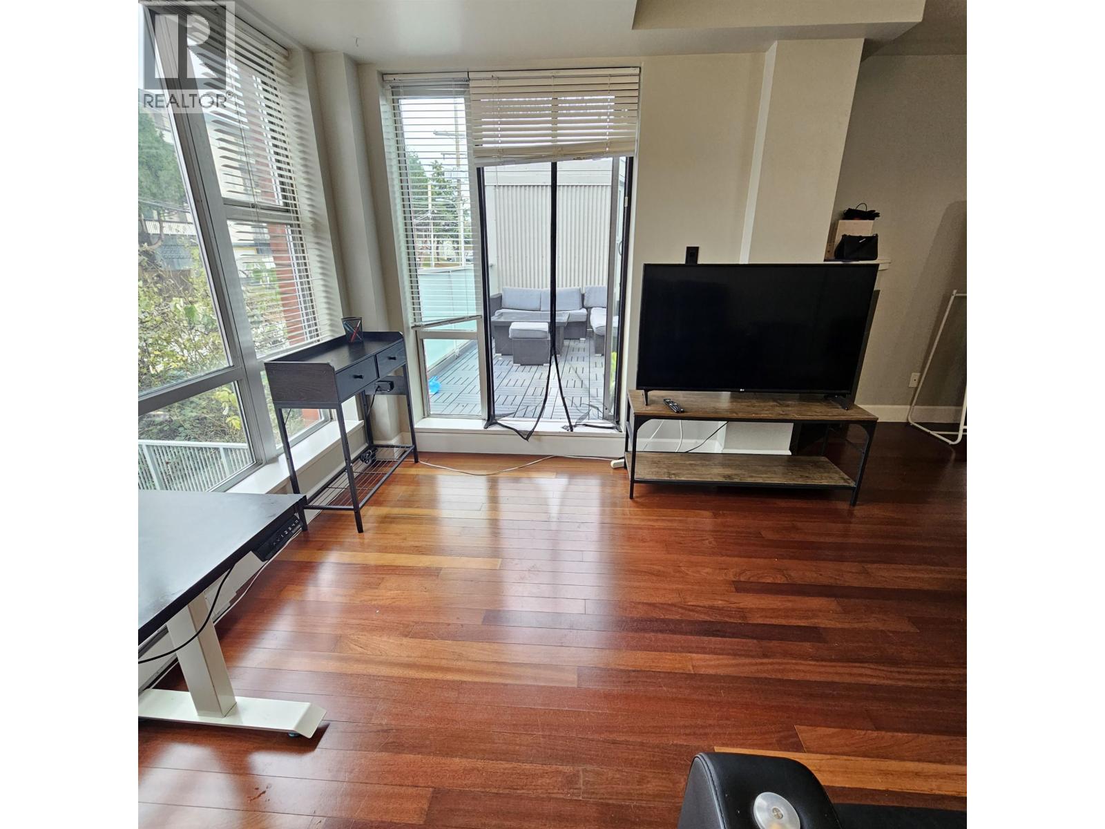 413 3811 Hastings Street, Burnaby, British Columbia V5C 6V2 - Photo 9 - R3057475