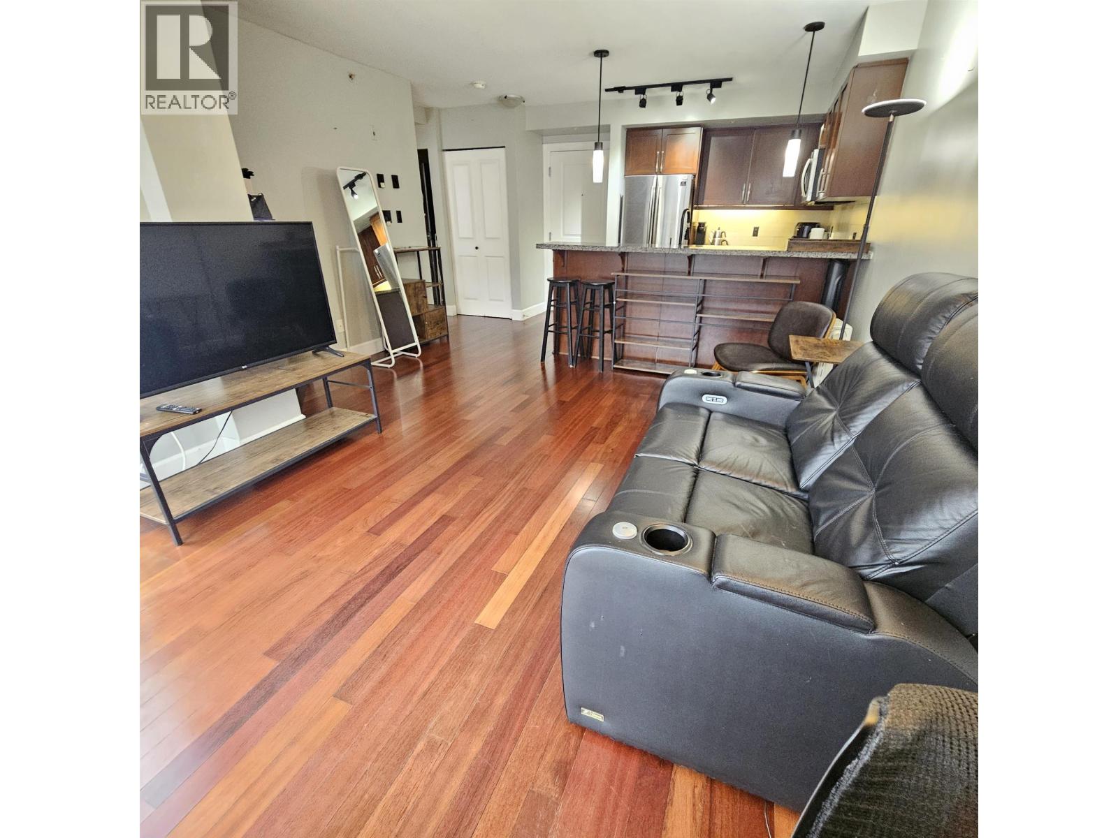 413 3811 Hastings Street, Burnaby, British Columbia V5C 6V2 - Photo 5 - R3057475