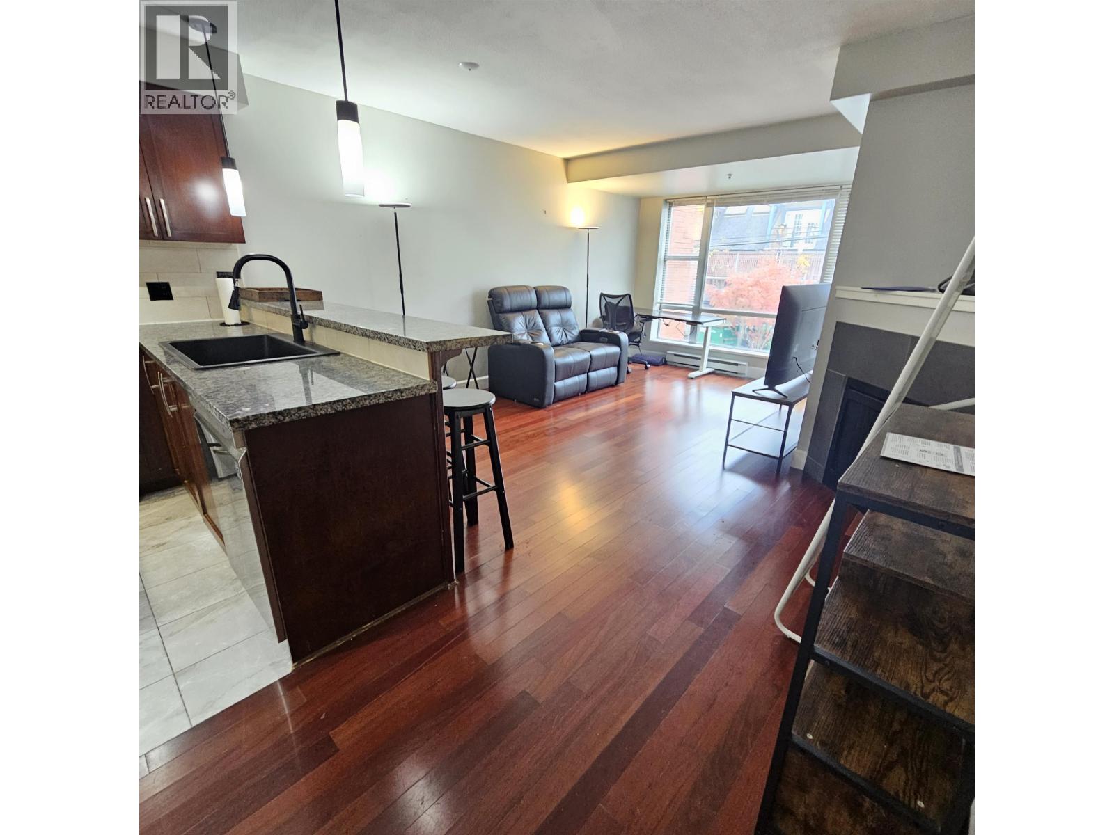 413 3811 Hastings Street, Burnaby, British Columbia V5C 6V2 - Photo 4 - R3057475