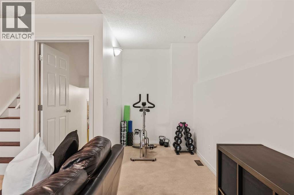 1 Hidden Valley Villas Nw, Calgary, Alberta  T3A 5w7 - Photo 28 - A2269628