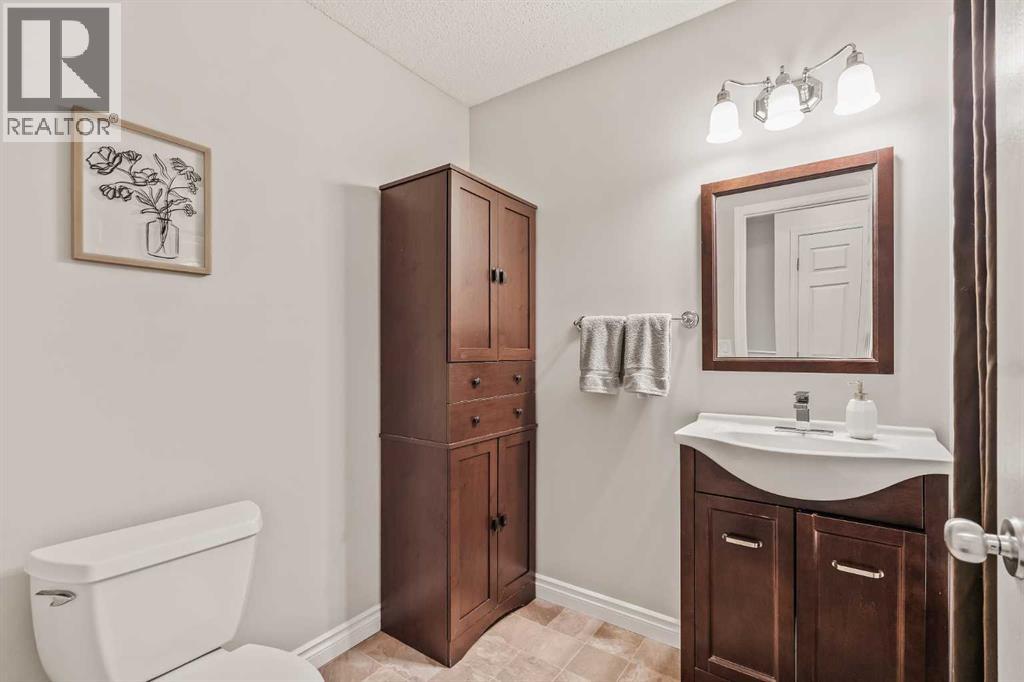 1 Hidden Valley Villas Nw, Calgary, Alberta  T3A 5w7 - Photo 19 - A2269628