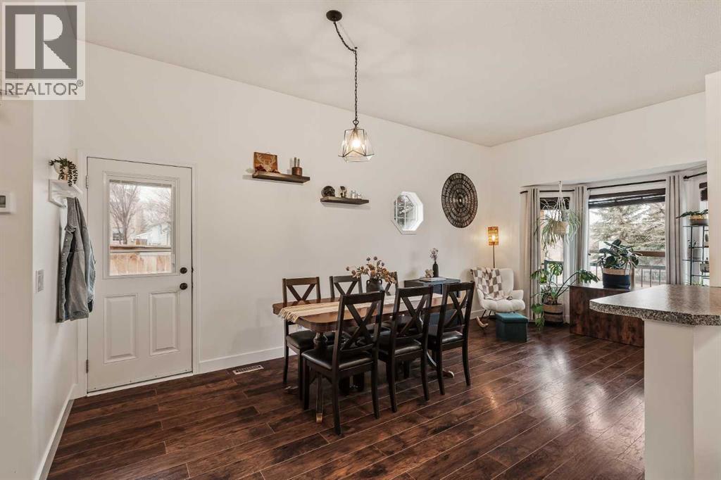 1 Hidden Valley Villas Nw, Calgary, Alberta  T3A 5w7 - Photo 10 - A2269628