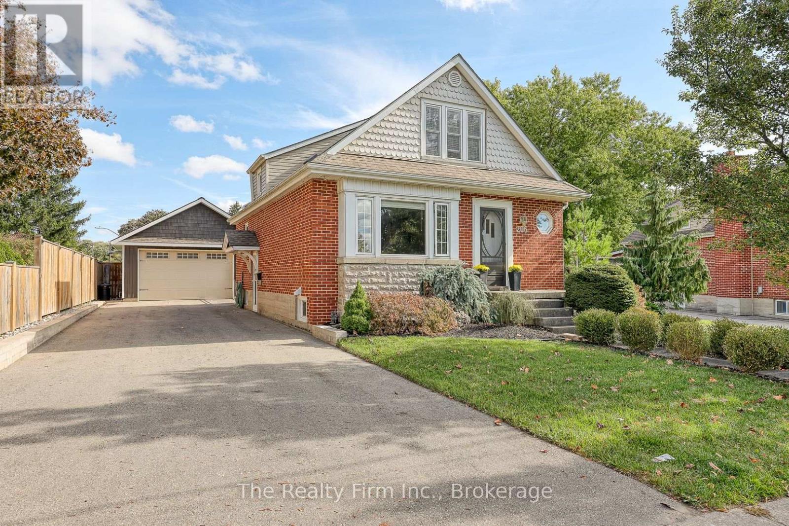 206 SYDENHAM STREET, Woodstock, Ontario