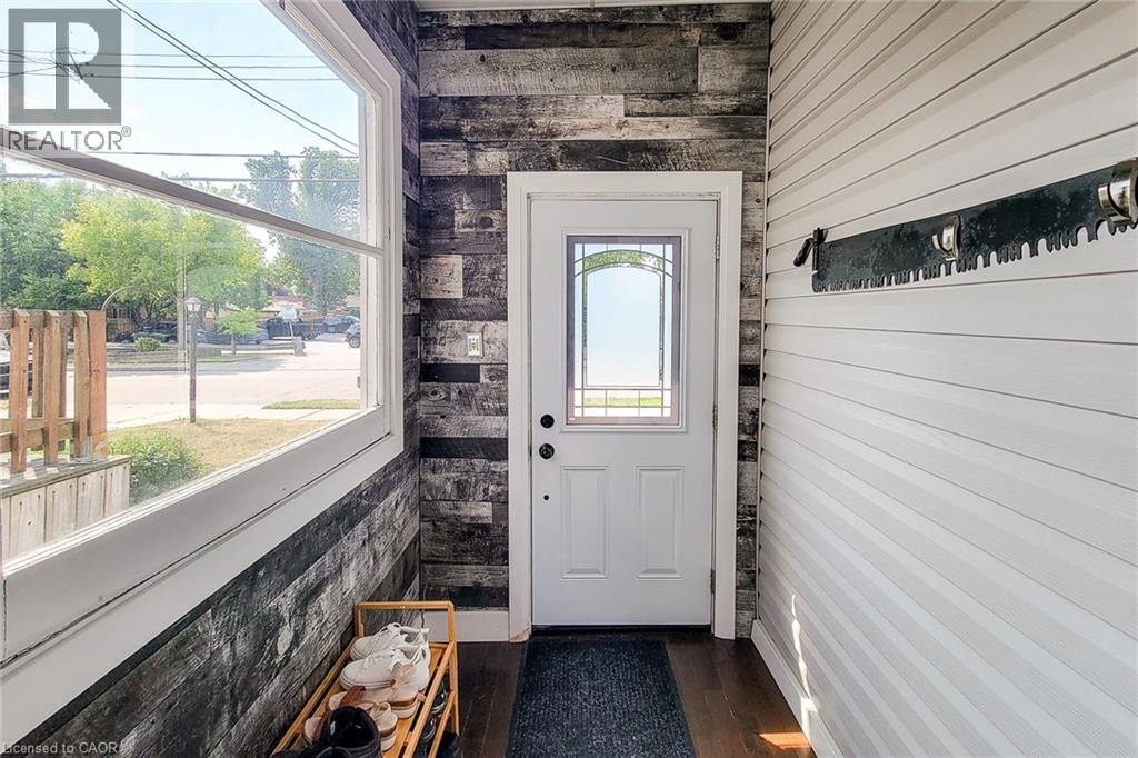 3 East 33rd Street, Hamilton, Ontario  L8V 3S9 - Photo 5 - 40787377