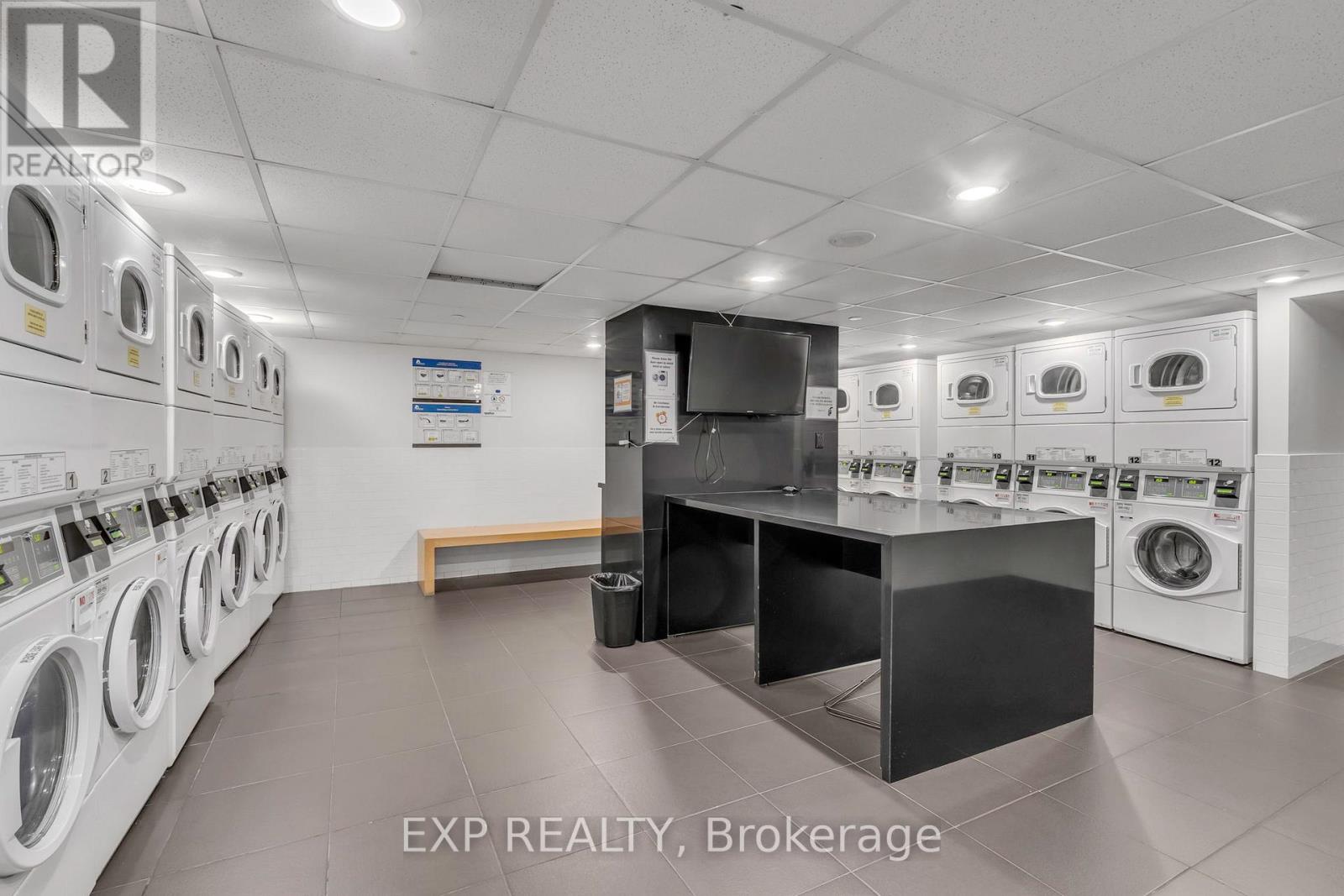 Ph15 - 21 Iceboat Terrace, Toronto, Ontario  M5V 4A9 - Photo 30 - C12533716