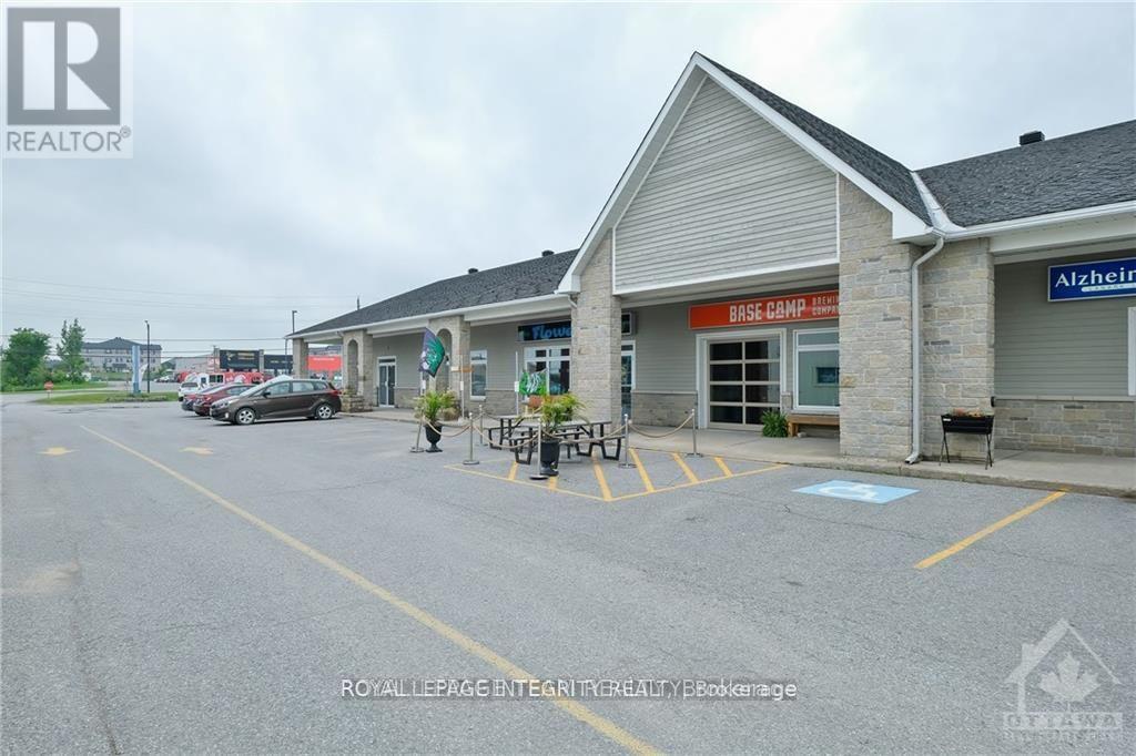 Unit 1a - 453 Ottawa Street, Mississippi Mills, Ontario  K0A 1A0 - Photo 9 - X12291497
