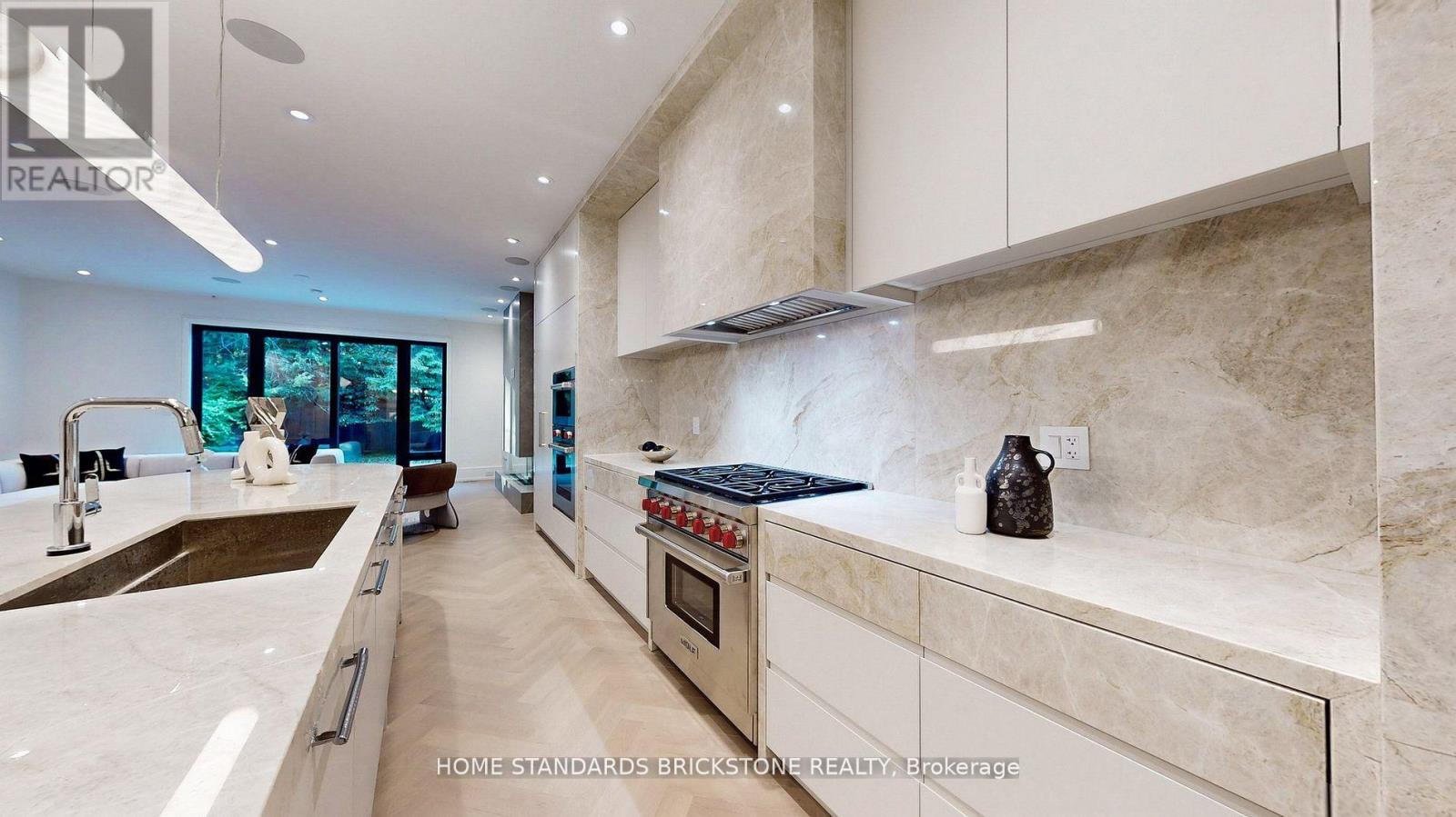 38 Elgin Avenue, Toronto, Ontario  M5R 1G6 - Photo 18 - C12533730