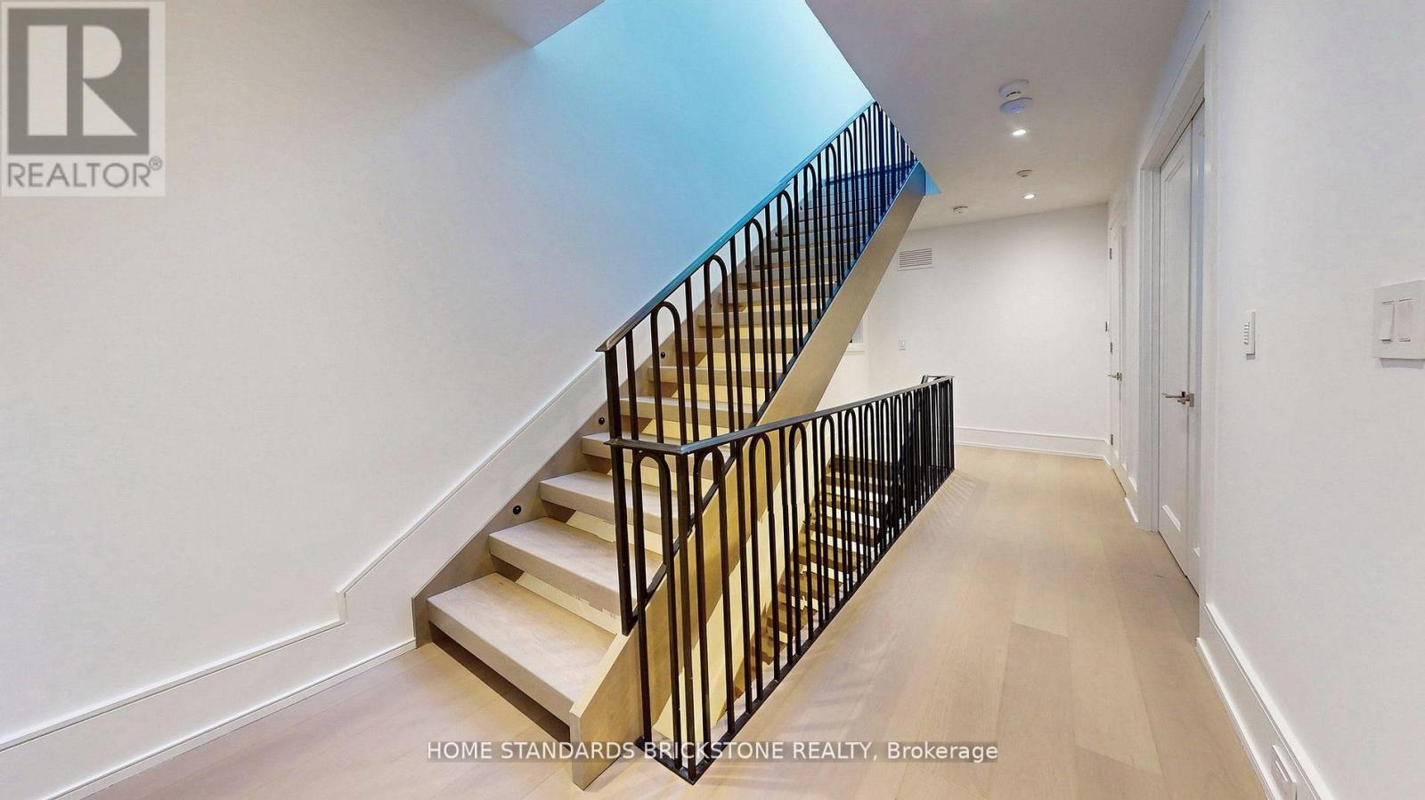 38 Elgin Avenue, Toronto, Ontario  M5R 1G6 - Photo 35 - C12533730