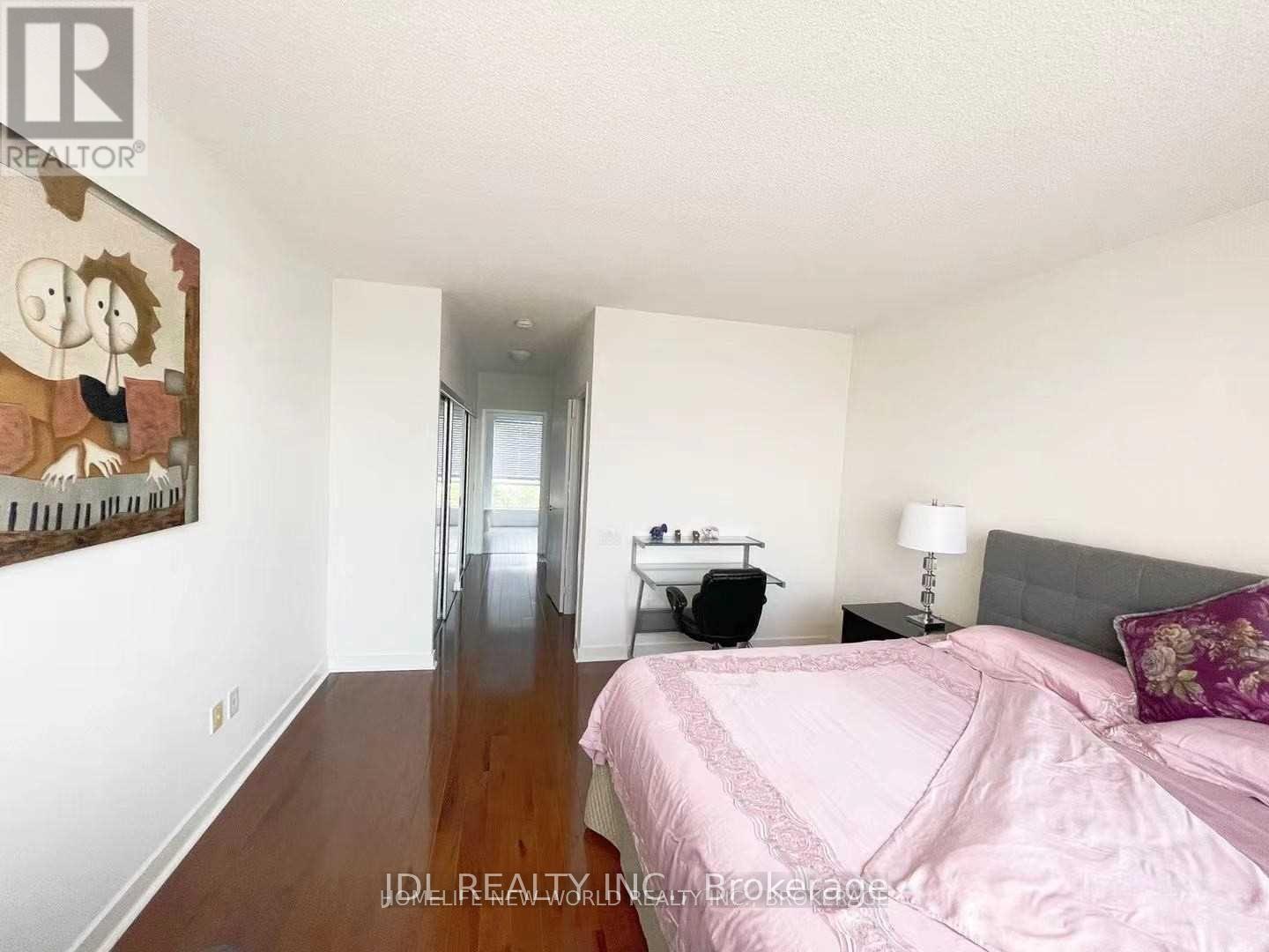 Th10 - 25 Singer Court, Toronto, Ontario  M2K 0B5 - Photo 4 - C12533750