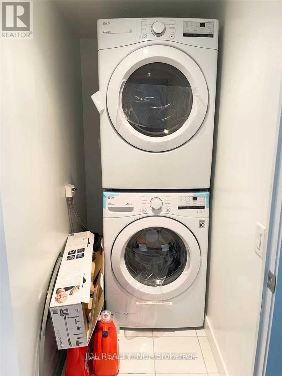 Th10 - 25 Singer Court, Toronto, Ontario  M2K 0B5 - Photo 8 - C12533750