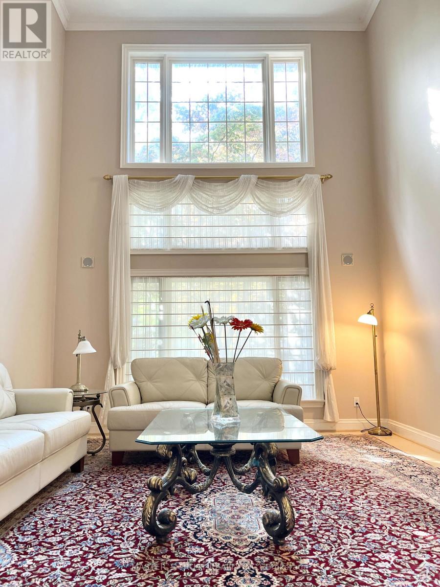 57 COTSWOLD CRESCENT, Toronto, Ontario