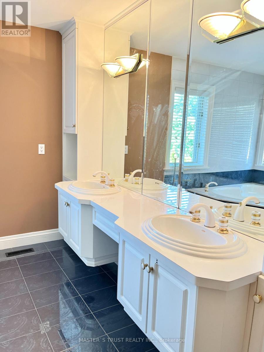 57 Cotswold Crescent, Toronto, Ontario  M2P 1N3 - Photo 22 - C12533764