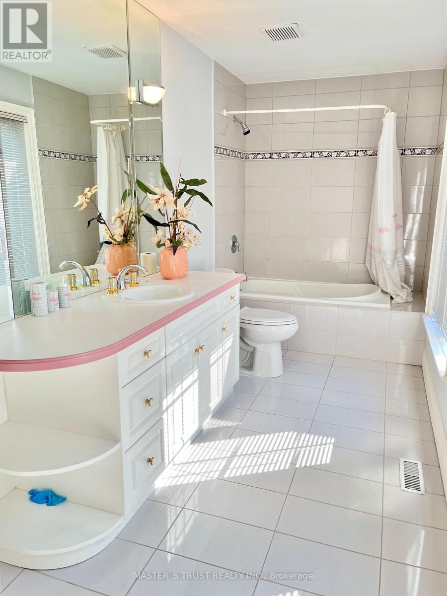 57 Cotswold Crescent, Toronto, Ontario  M2P 1N3 - Photo 31 - C12533764